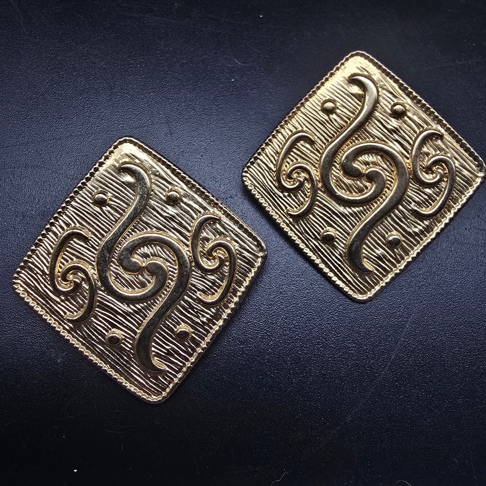 Chunky Gold Tone Abstract Clip On Earrings Square Vintage Costume Jewelry